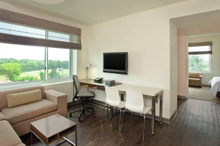 Room 16 of 35