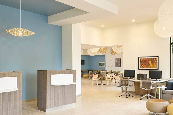 Business Center 25 of 30